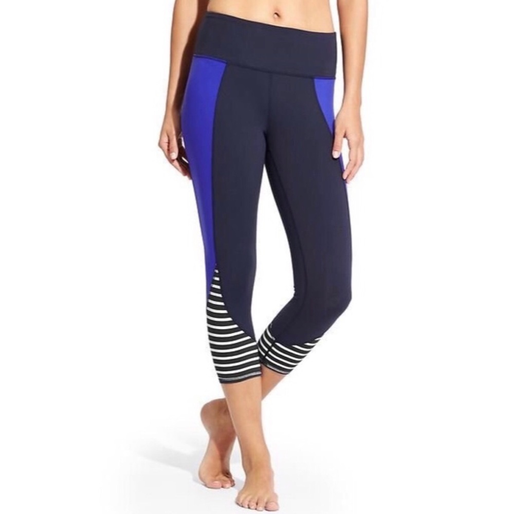 Athleta‎ High Rise Flow Chaturanga Capri Leggings Women’s XS Crop Stripe